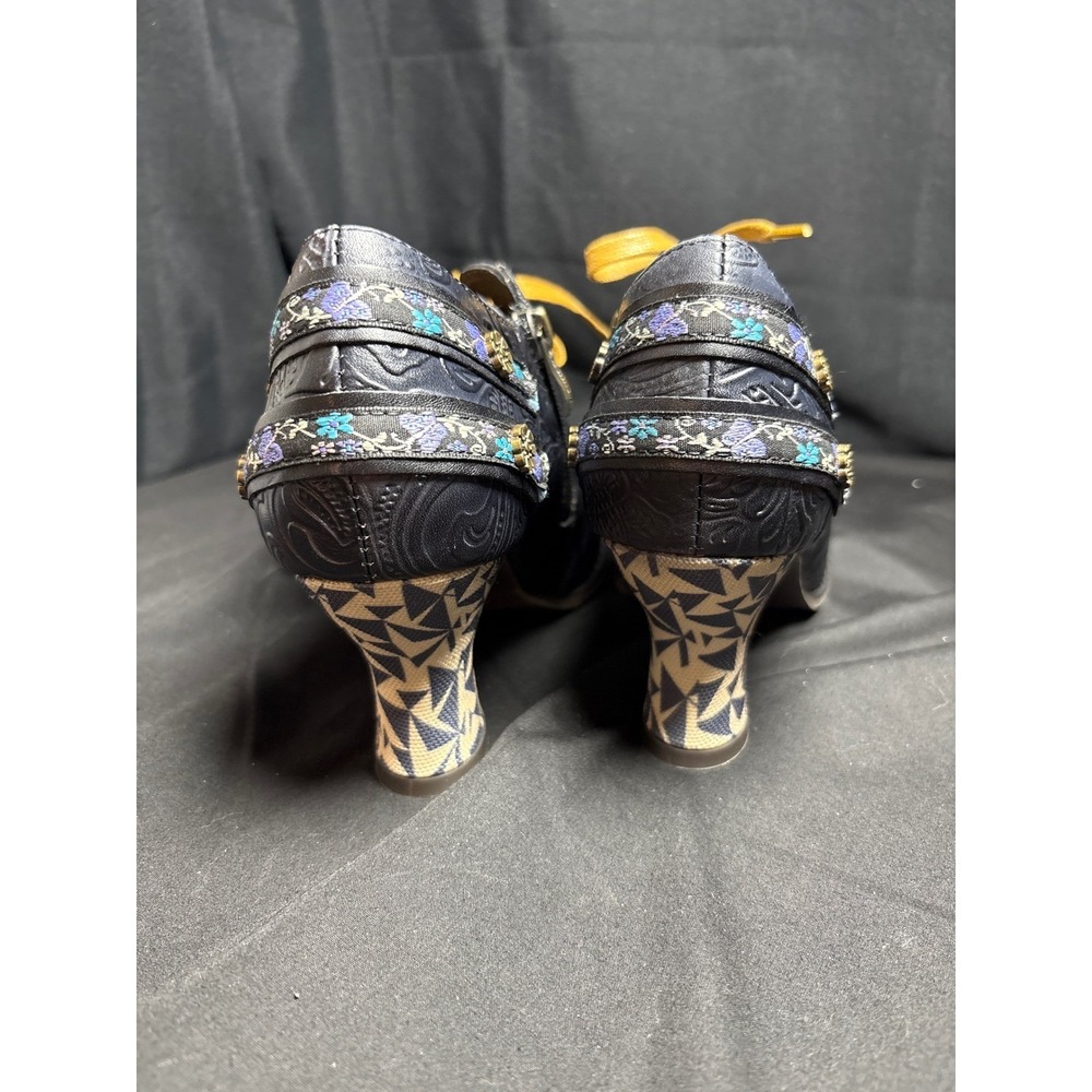 L'Artiste Spring Step Black Leather Floral Embossed Lace Up Booties Shoes - Picture 3 of 6